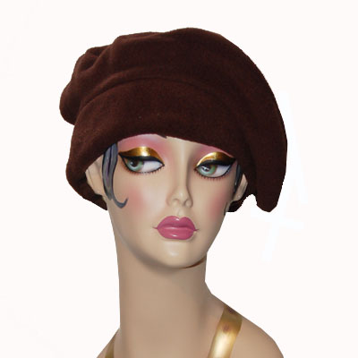 Beret in chocolate polar fleece